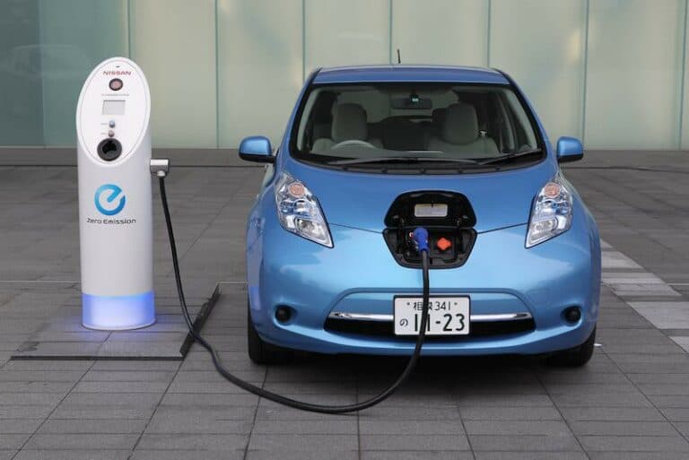 Los primeros autos híbridos y eléctricos se venderán en el país desde fin de año