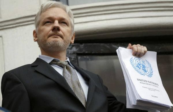 Niegan estatus diplomático a Julian Assange en Reino Unido