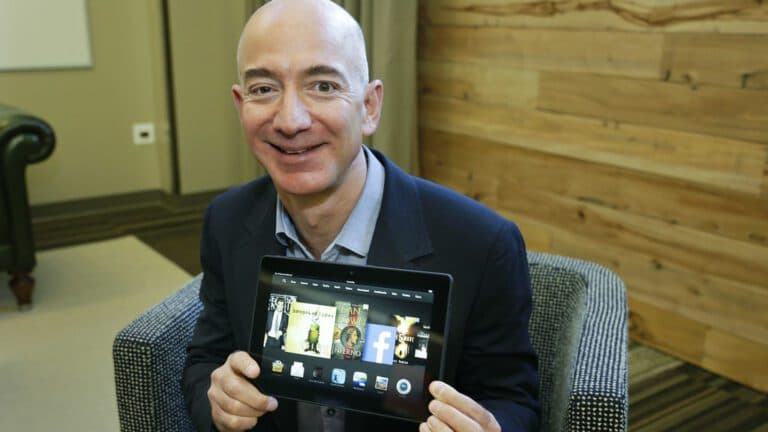 Jeff Bezos se afianza como el hombre más rico del mundo