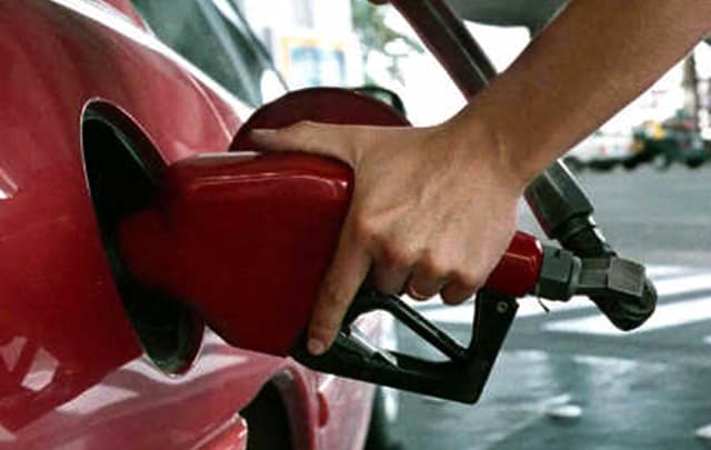 Se viene un nuevo aumento en el precio de los combustibles