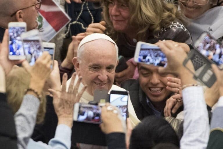 Comienza la gira del Papa por la región