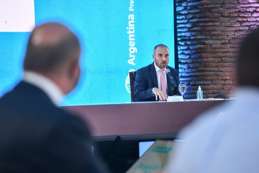 Cuál es el ´punto medular´ del desacuerdo con el FMI, según Guzmán