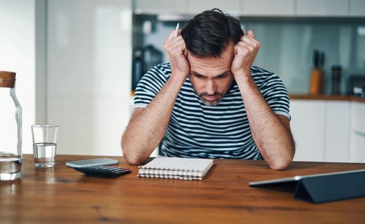 La economía argentina lleva 38 meses operando en zona de stress financiero