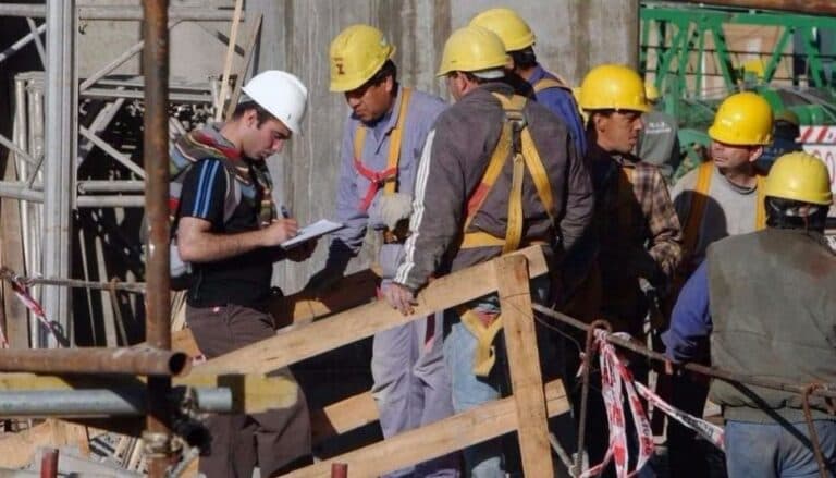 El 69% de los trabajadores de la construcción está en negro