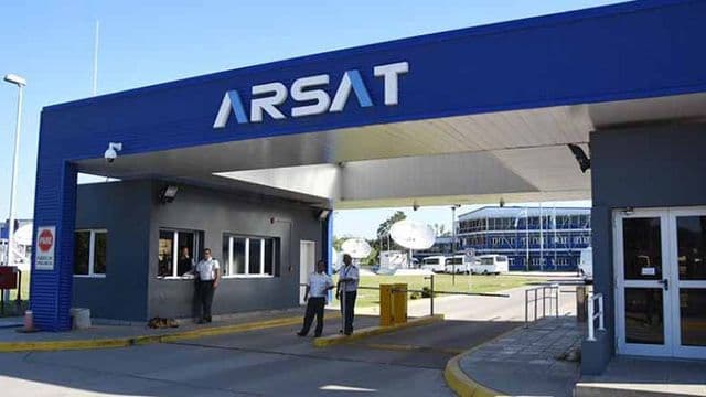 Presentan proyecto para postergar hasta diciembre resoluciones vinculadas con el espectro de Arsat y la conectividad rural