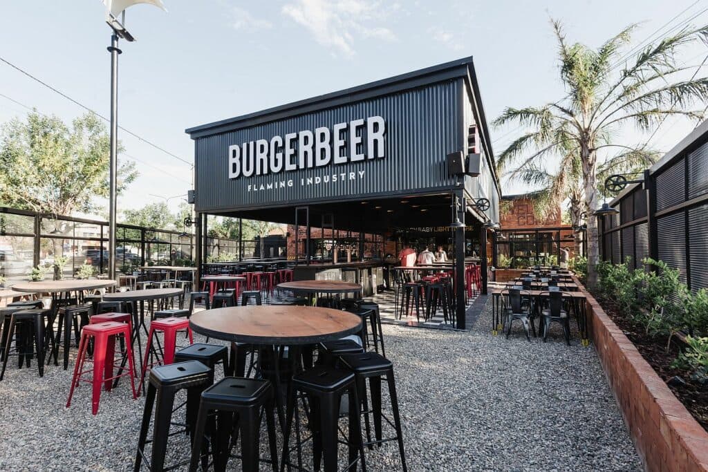 Inauguró Burgerbeer en el Cerro (en alianza con Freddo)