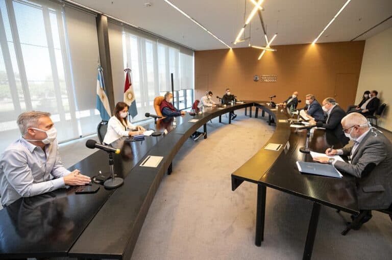 Autorizan la apertura de 800 industrias en las «zonas blancas»