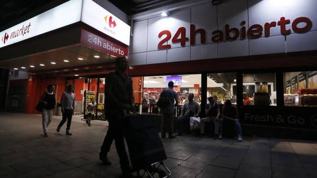 Carrefour implementa el formato 24 horas en seis supermercados de Capital