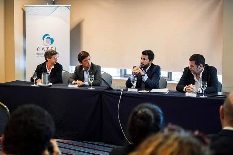 Comienza a operar el cuarto operador de telefonía móvil