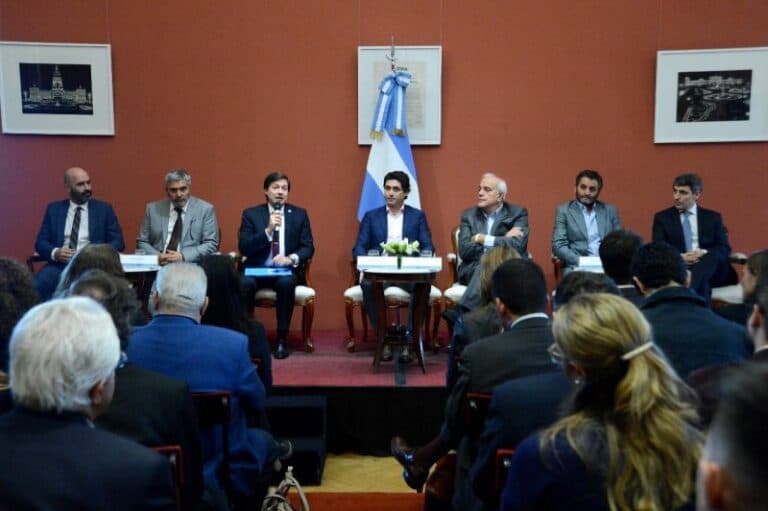 Cuáles son las 6 empresas que ya cuentan con el Defensor del Cliente