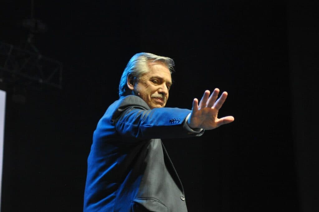 Fernández a empresarios: “Muchachos, les tocó la hora de ganar menos”