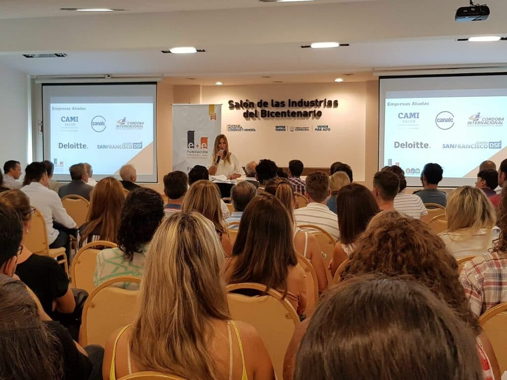 140 emprendedores se capacitarán con becas en Fundación E+E