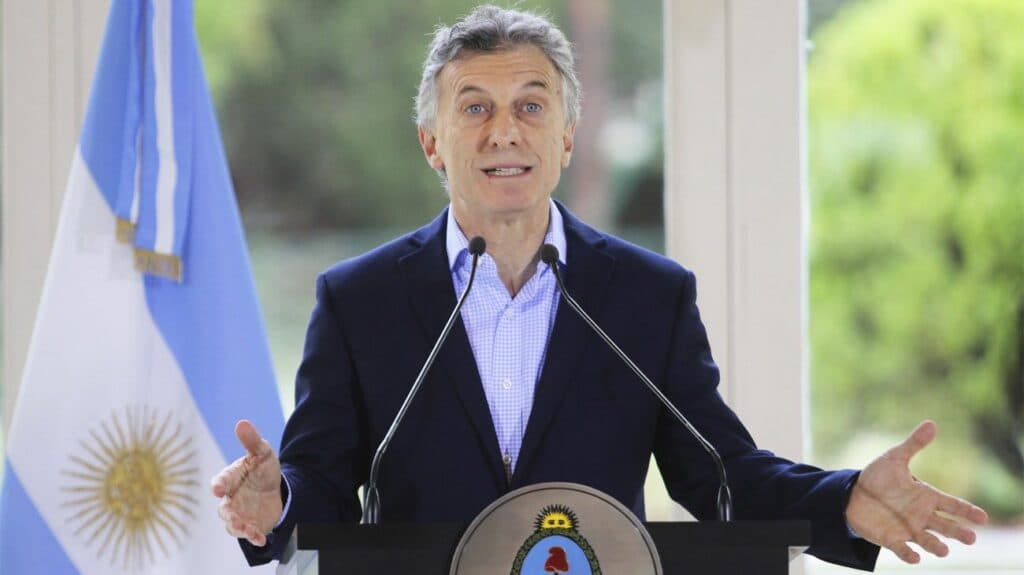 Macri vuelve al cepo: habrá que pedir autorización para comprar dólares