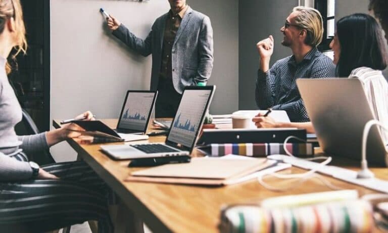 Randstad busca cubrir 20 mil posiciones: los rubros y cómo postularse