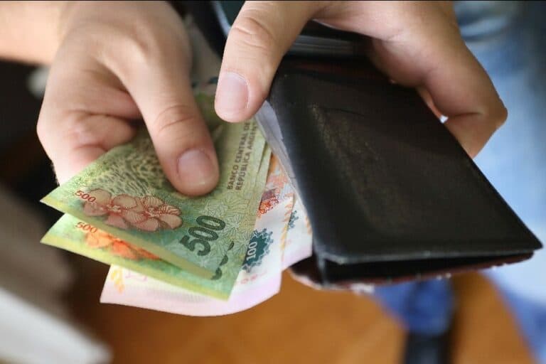 Salarios: crecieron en noviembre y le ganaron a la inflación