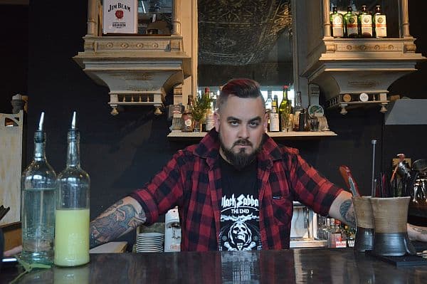 Vikingo suma whisky bar y locales gastronómicos en Galería Gitana