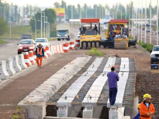 ¿Cómo ven los bonos de Schiaretti y de Llaryora las empresas de obra pública?
