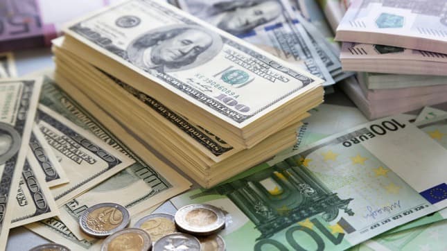 ¿Pagar sueldos en dólares? Lo que cambió (y lo que no)