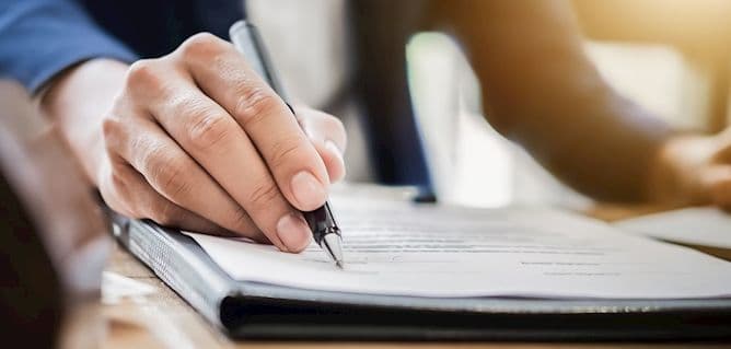 Honorarios profesionales registran retraso de 20% respecto de la inflación