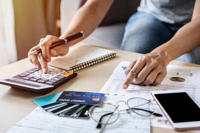 Sólo el 33% de las familias argentinas pueden ahorrar (cómo comenzar, según tu perfil)