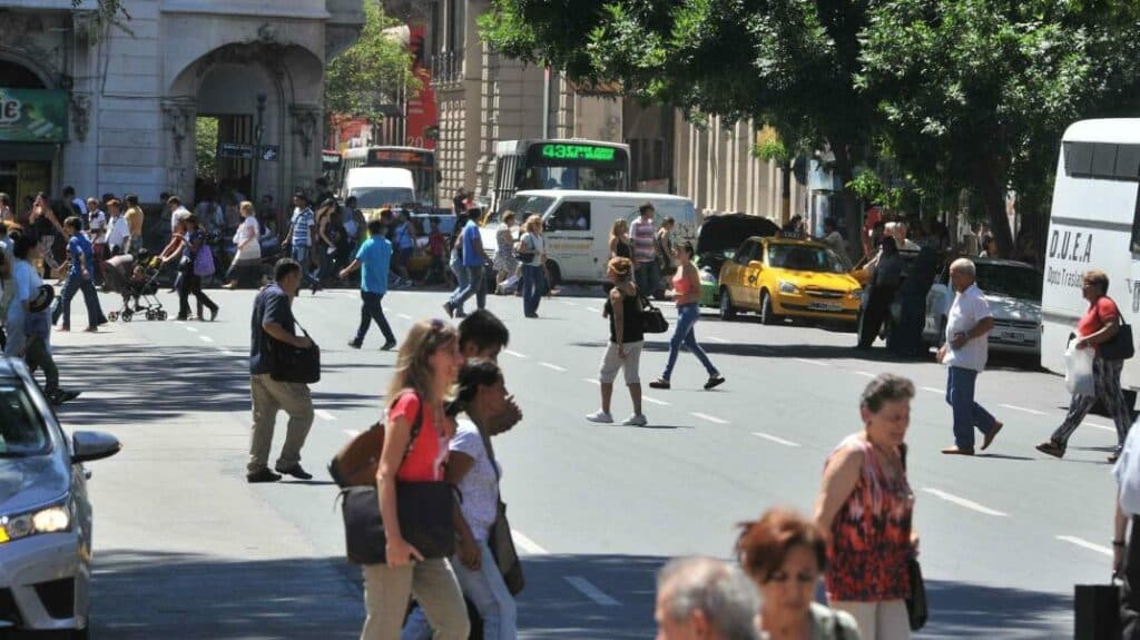 Cerca de 300 negocios del centro piden que se declare la “emergencia comercial”