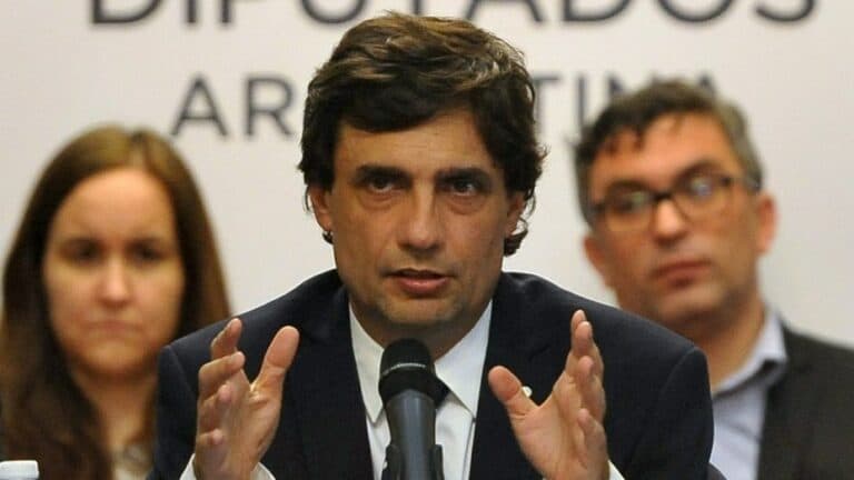 Para el CPCE la mejor opción es una negociación de la deuda sin quita