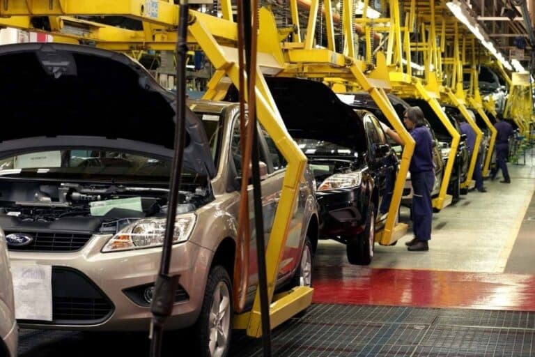 Industria automotriz: qué implica la baja de aranceles e impuestos que anunció Caputo