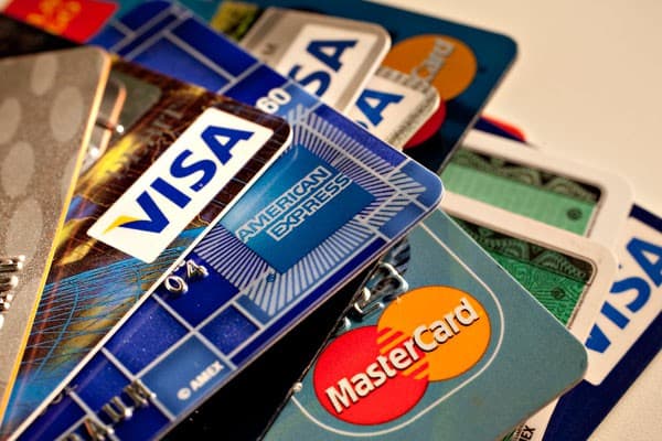 Tarjetas de debito y crédito: se triplicó la cantidad de comercios que utilizan estos medios de cobro