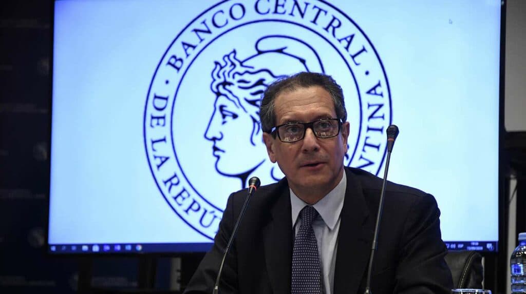 Más cepo: las nuevas medidas del Banco Central contra las importaciones