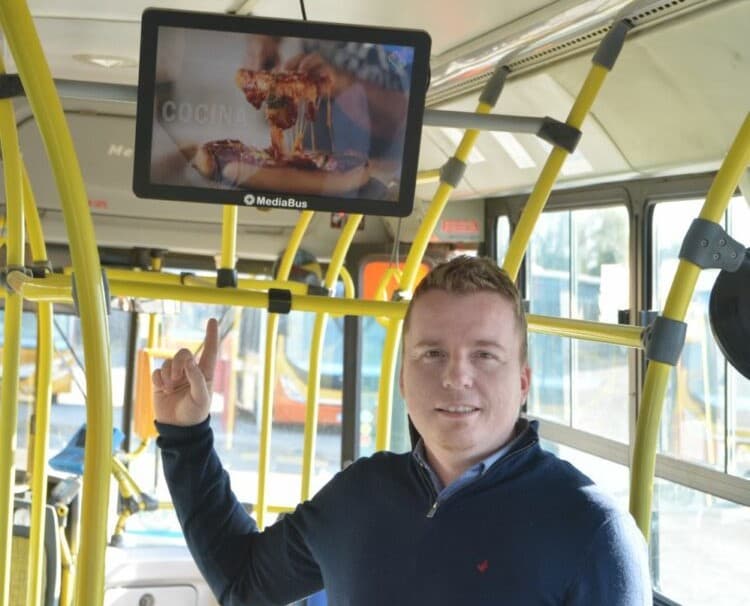 MediaBus TV en Córdoba: 50 pantallas en Coniferal y llegada a 1,5 millones
