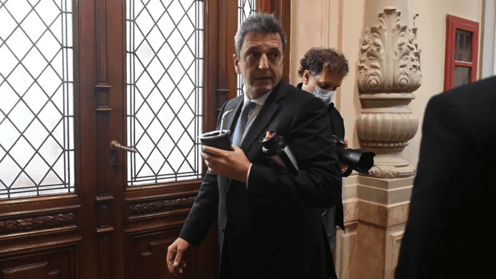 Massa prepara un «súper canje» de deuda pero la oposición sale al cruce