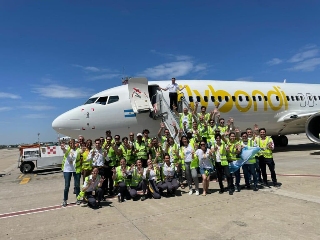 Flybondi recibió su décimo avión y suma frecuencias COR-BUE