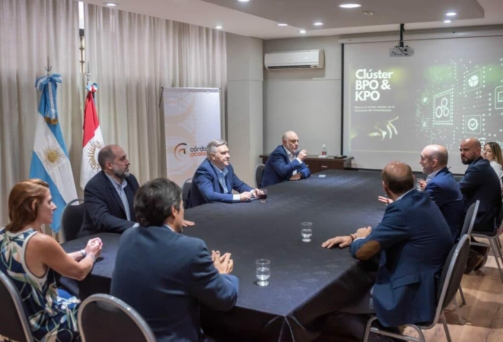 Cuál es el nuevo Clúster que activa Llaryora junto al sector privado