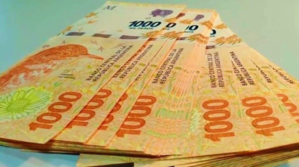 Devaluación: cuánto falta pata que el billete de $1000 equivalga a US$ 1