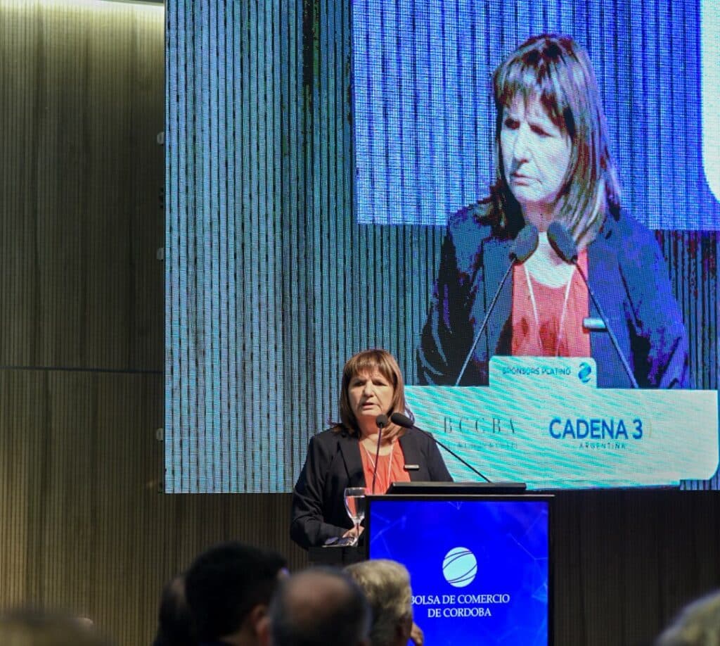 Bullrich en tono presidencial: «la primera medida es la autonomía del Central»
