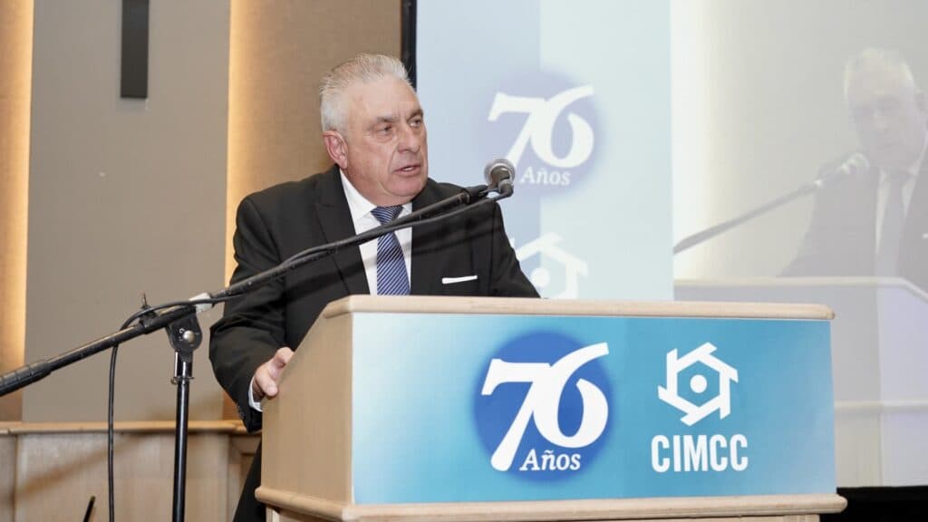 Metalúrgicos en alerta por suspensiones y paro productivo en el sector industrial agrícola