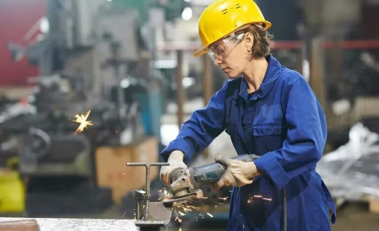 El empleo joven sumó casi 900 mil puestos de trabajo