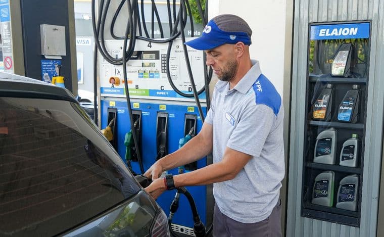 Aumento de la nafta: el Gobierno descongeló el impuesto al combustible y habrá incrementos progresivos