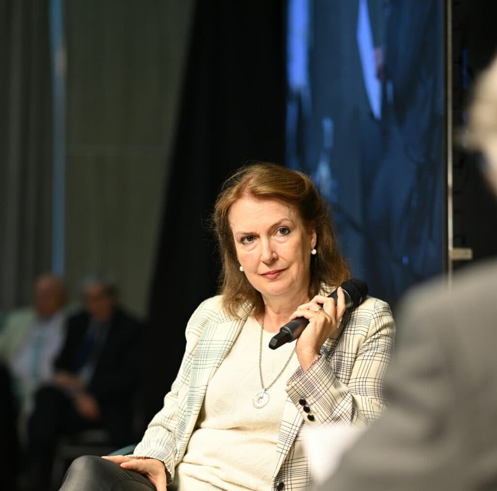 Mondino: «es inexorable una economía abierta, no hay que tener miedo a las importaciones»