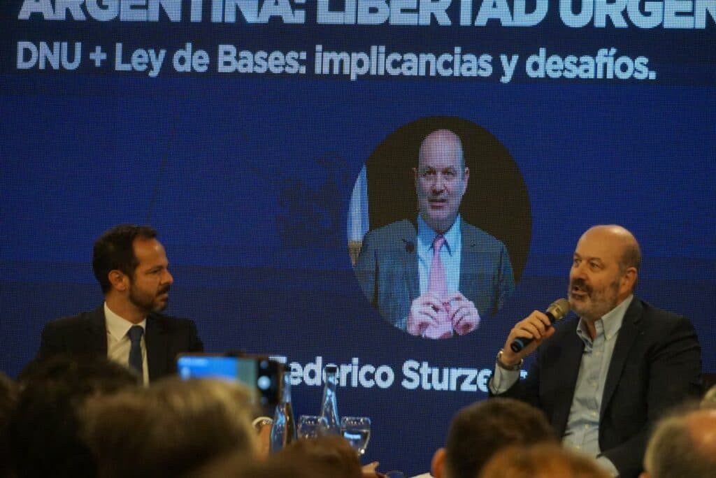 Sturzenegger detalló los «antídotos para combatir el modelo de la casta» (y criticó a Bancor)
