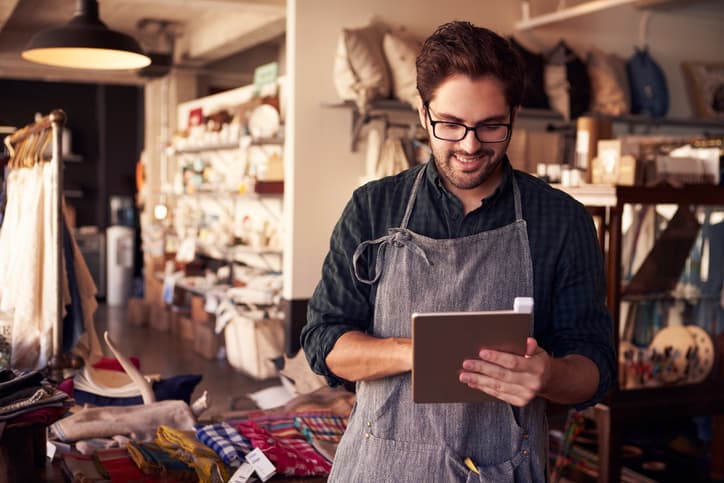 Una buena para comerciantes: eliminan las retenciones a cuenta de Ganancias e IVA