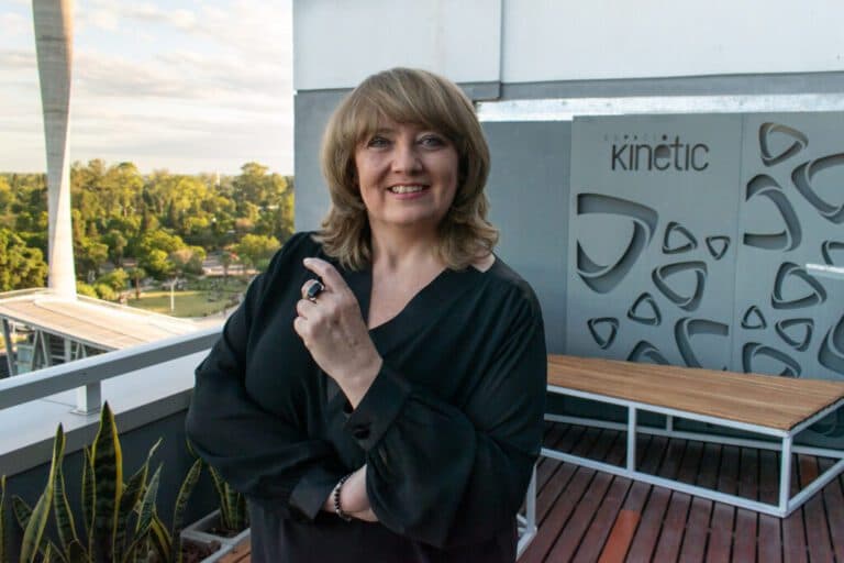 #Empresa2024: Kinetic impulsa la innovación con un centro de IA Generativa y expande su presencia global