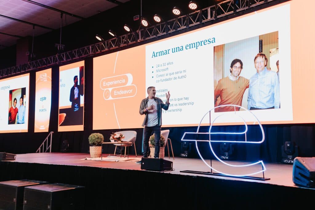 Vender una startup después de conquistar el mundo: la historia detrás de Auth0 y Aivo