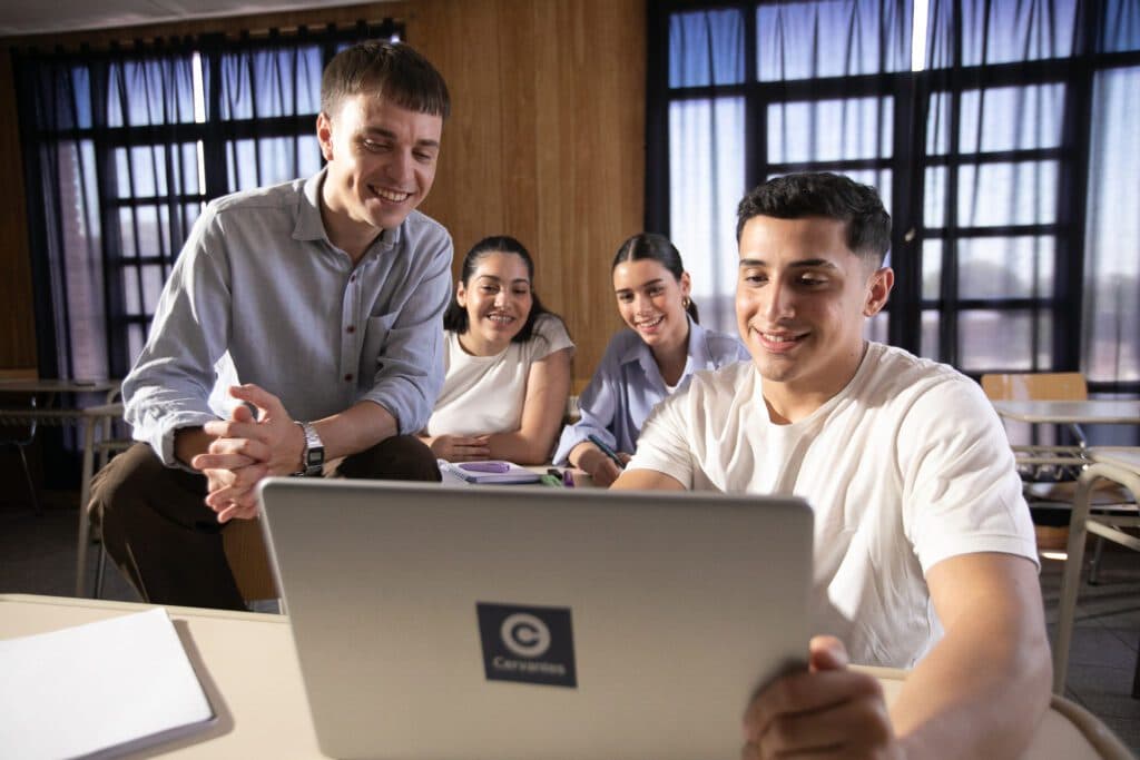 Educación en clave: Cervantes expande su red con inversión desde US$ 20.000.