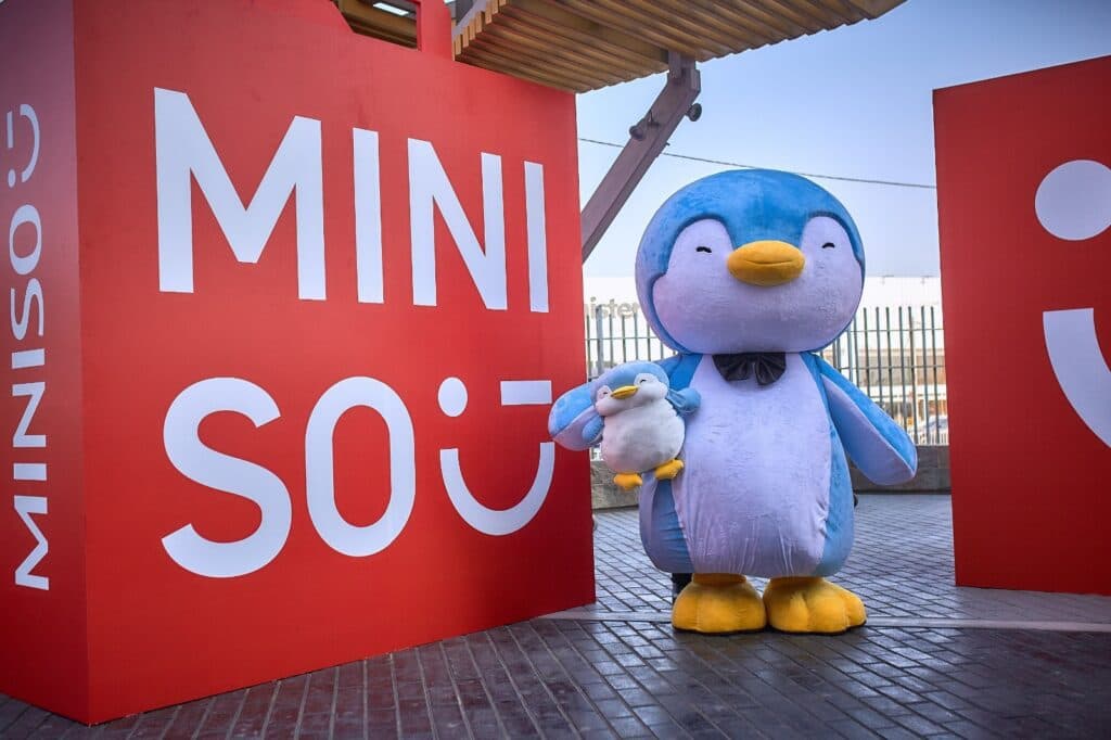 Desembarca en el país un gigante chino de 7.700 tiendas (y proyecta llegar al interior)