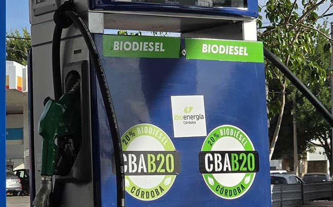 Por la inflación, el Gobierno frena la actualización del impuesto a los combustibles y sube el corte de etanol