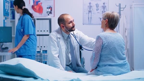 Crisis en la salud privada: clínicas de Córdoba advierten sobre un sistema al límite por el financiamiento del PAMI