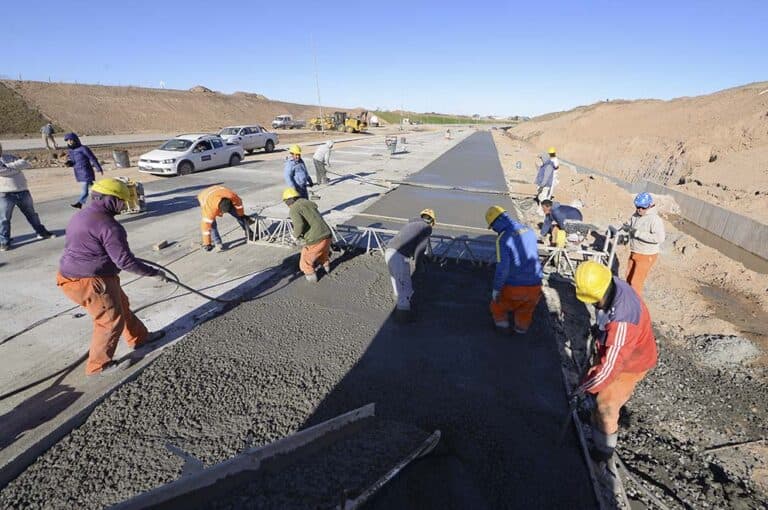 Construcción en pausa: sin obra pública nacional, con crédito limitado y estrategias de supervivencia en las provincias