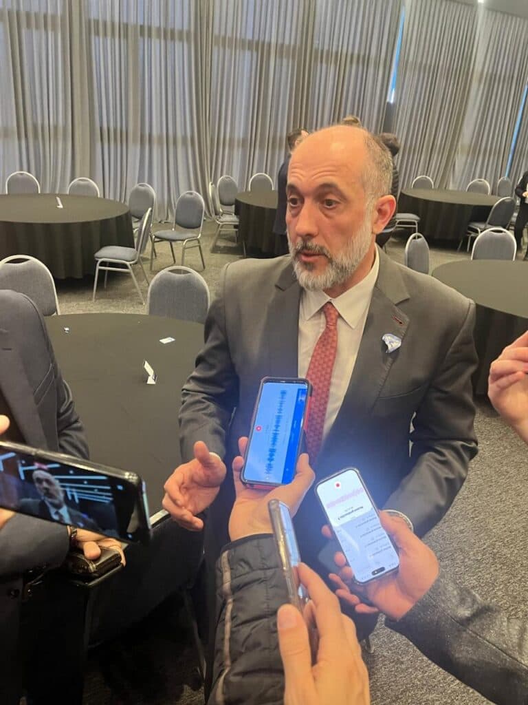 Provincia busca mostrar solvencia: según Acosta, «Córdoba no necesita salvatajes de la Nación»