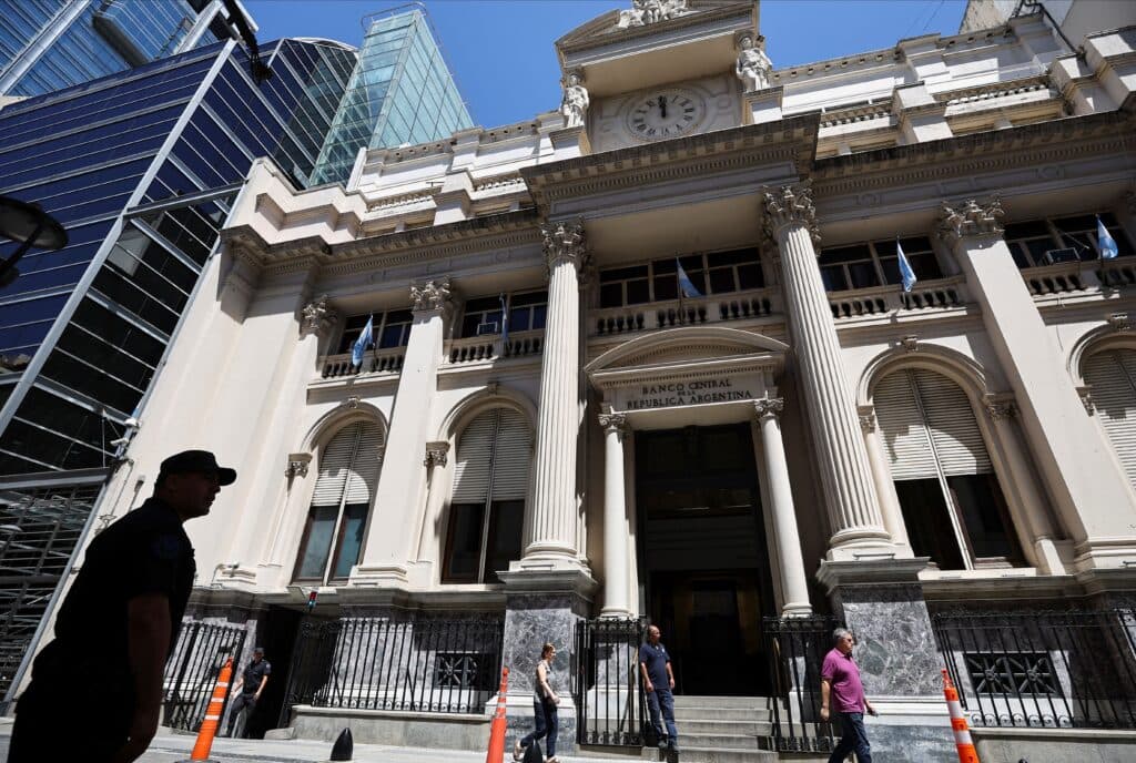 El crédito al sector privado alcanza su nivel más alto en ocho años
